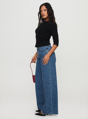 Darla Low Rise Straight Leg Jeans Mid Wash